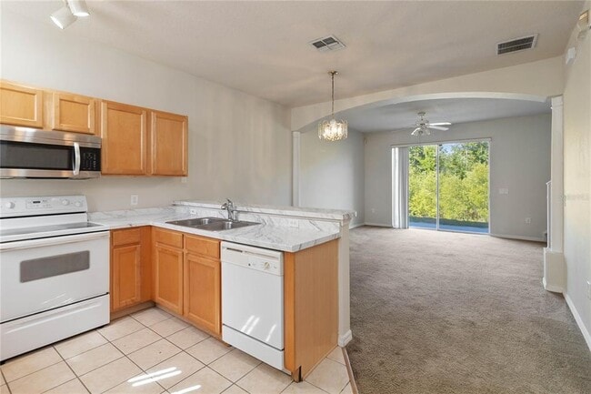 Building Photo - 214 Monroe Cir