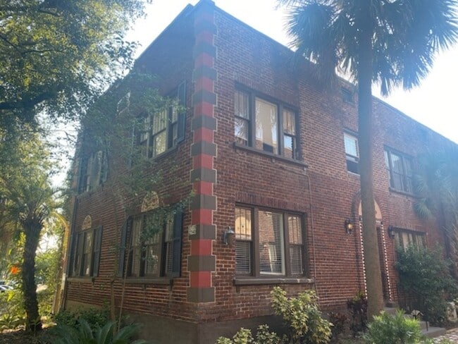 Primary Photo - 2738 Riverside Ave