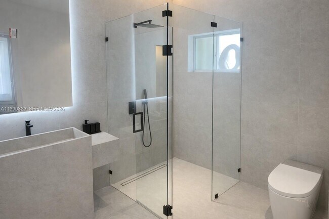 Building Photo - 5204 SW 159th Ct