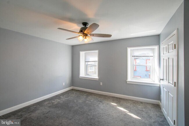 Building Photo - 187 Conarroe St