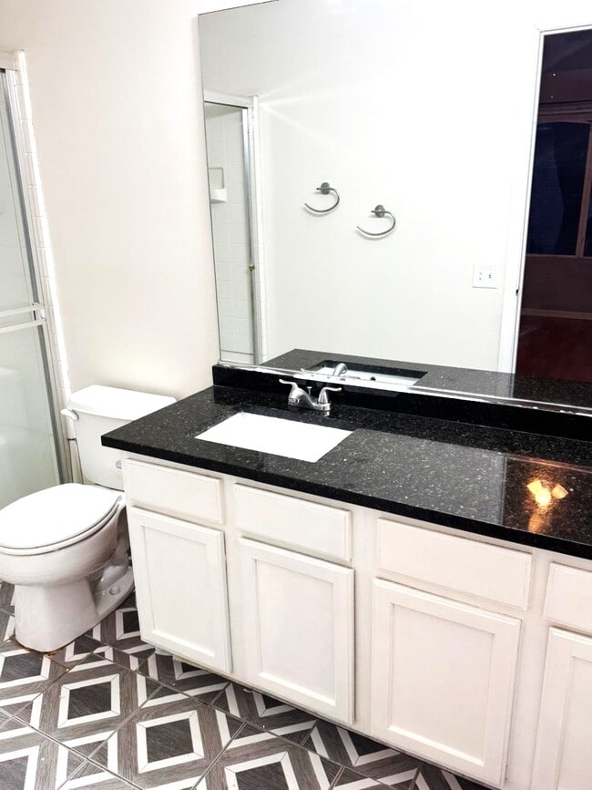 Building Photo - 2528 Bordeaux Ln