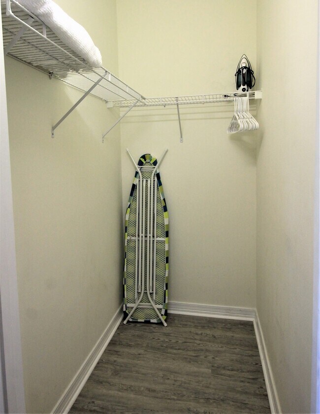 Building Photo - Updated Furnished Condo in Niceville!