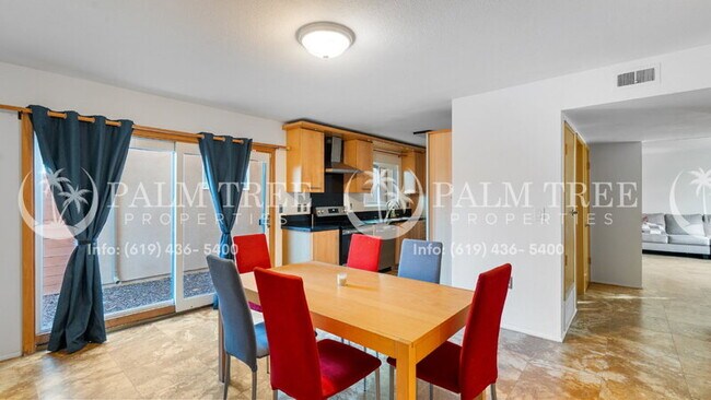 Building Photo - 3582 Governor Dr