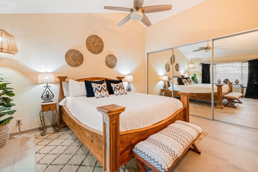 MASTER SUITE WITH LARGE CLOSETS - 334 S Sierra Madre