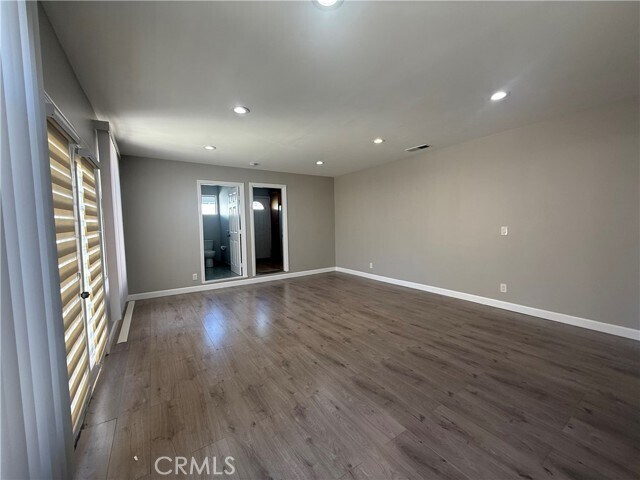Building Photo - 6853 Matilija Ave