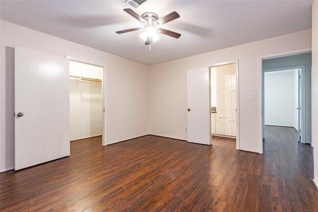 Building Photo - 5383 Wilson Ave