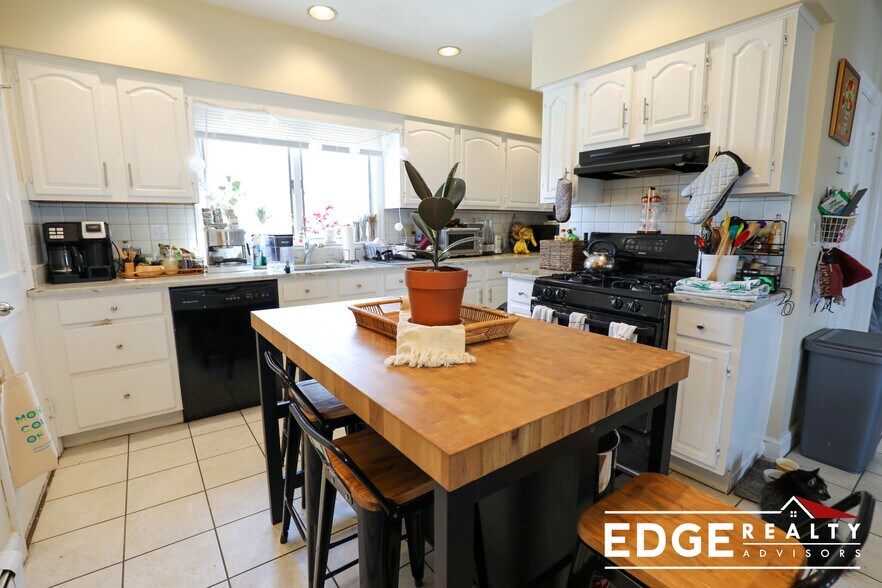 Building Photo - 3 Glenley Ter