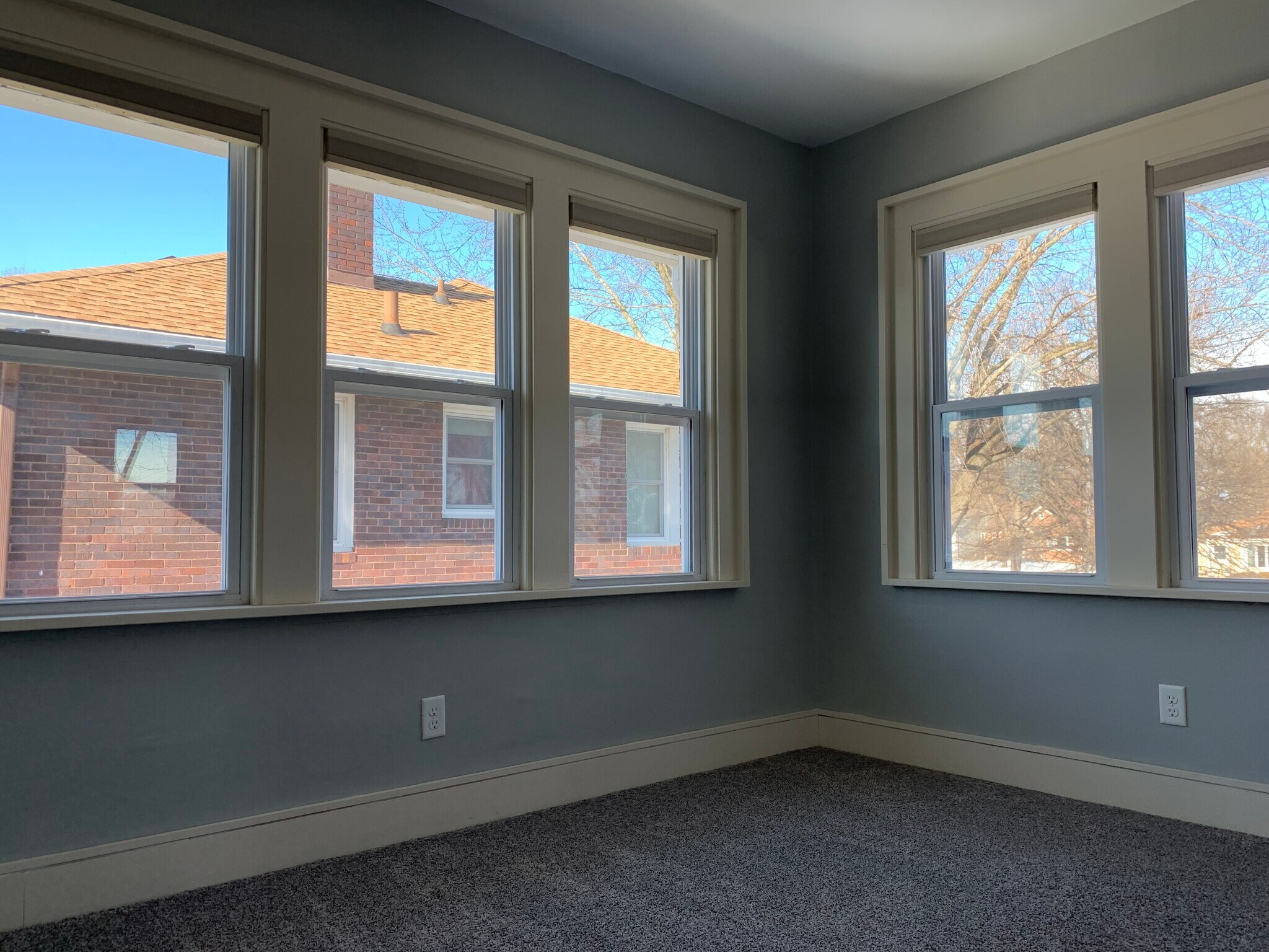 2nd bedroom is full of light - 4232 Urbandale Ave
