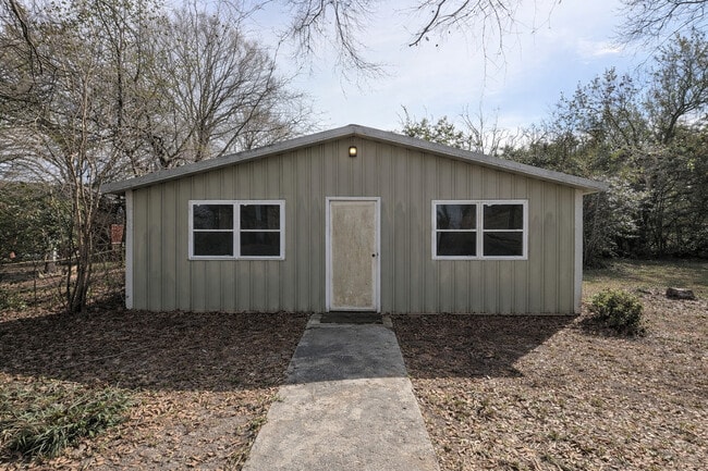 Building Photo - 311 Orchard Ln