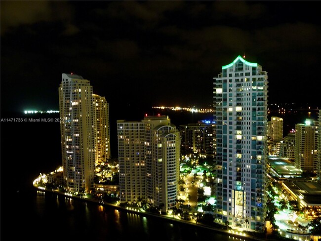 Building Photo - 325 S Biscayne Blvd