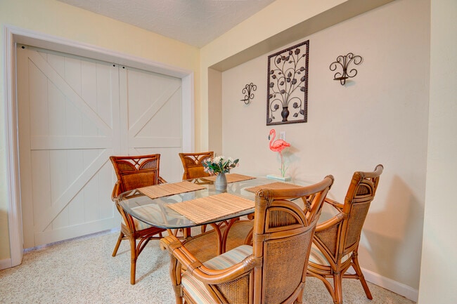 Dining Area - 3605 Iroquois Ave