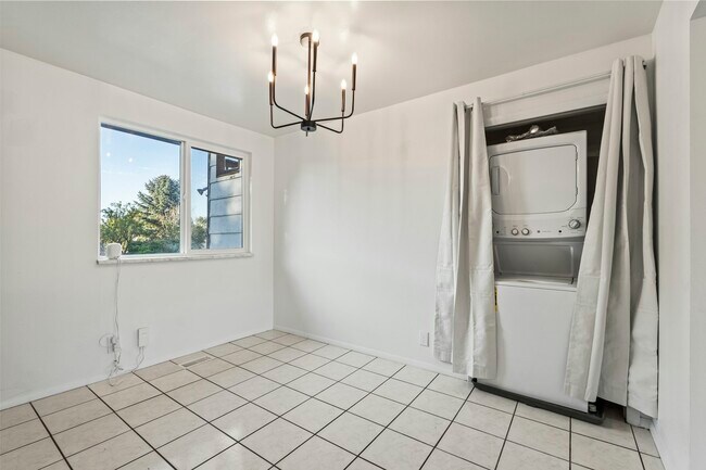 Building Photo - 819 W 2300 N