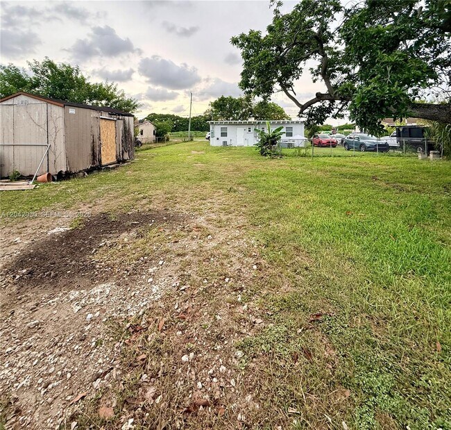 Building Photo - 26741 SW 139th Ave