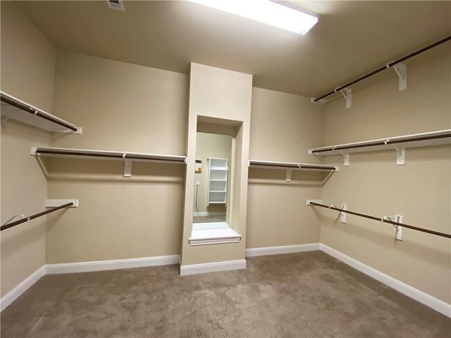 Building Photo - 821 Richardson Ln