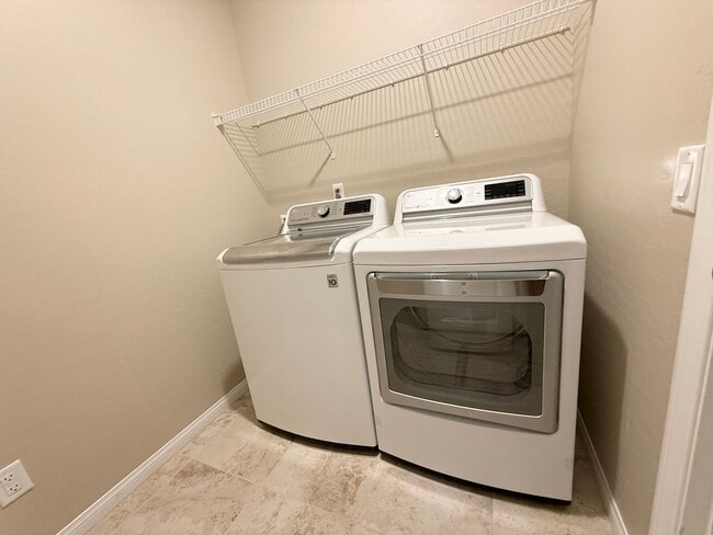 Building Photo - 3/BD 2/BA W/Den Prime Summerlin West Location – Beautiful One-Story Home