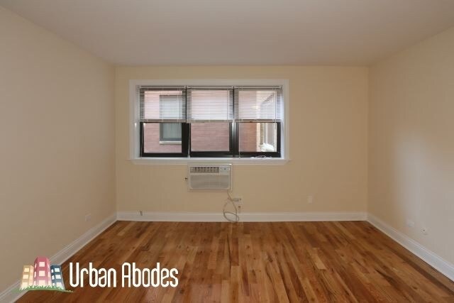 Building Photo - 555 W Arlington Pl
