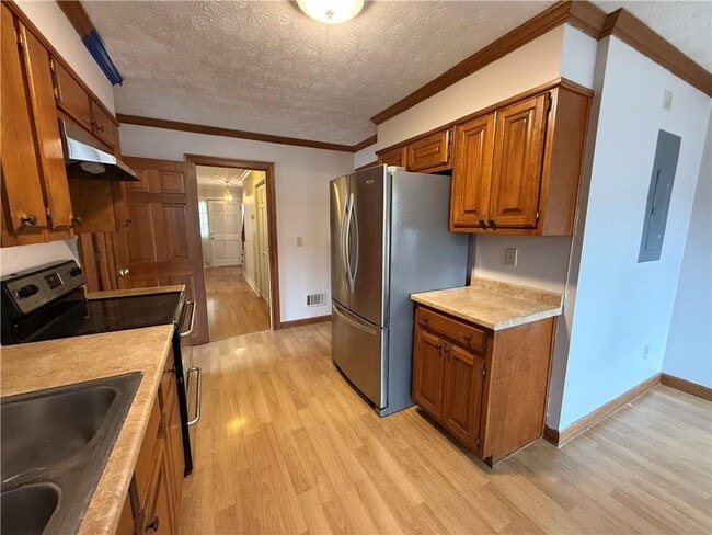 Building Photo - 3209 Henderson Walk