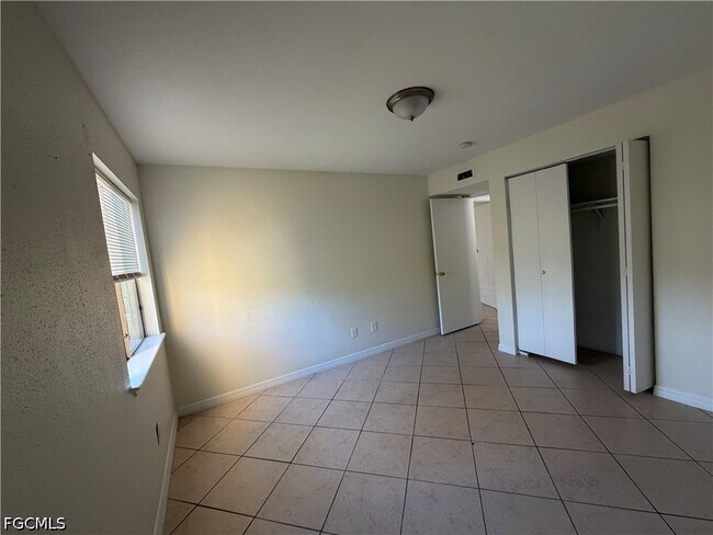 Building Photo - 2885 Winkler Ave