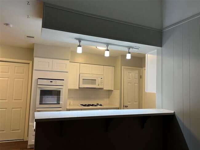 Building Photo - 1619 Cripple Creek Dr