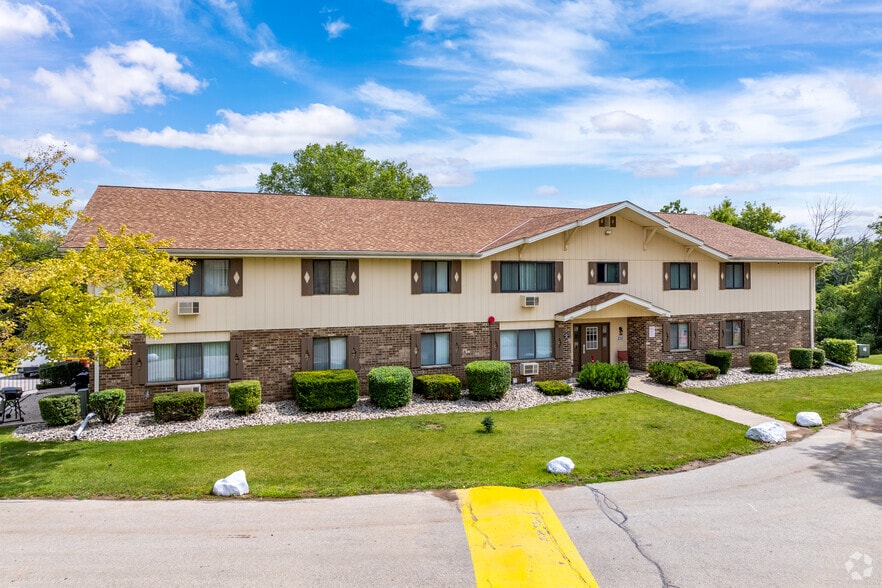 Primary Photo - Barton Avenue Estates