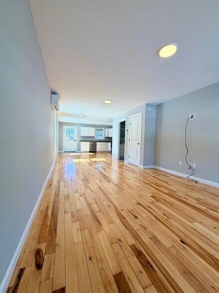 Building Photo - 50 Pleasant St