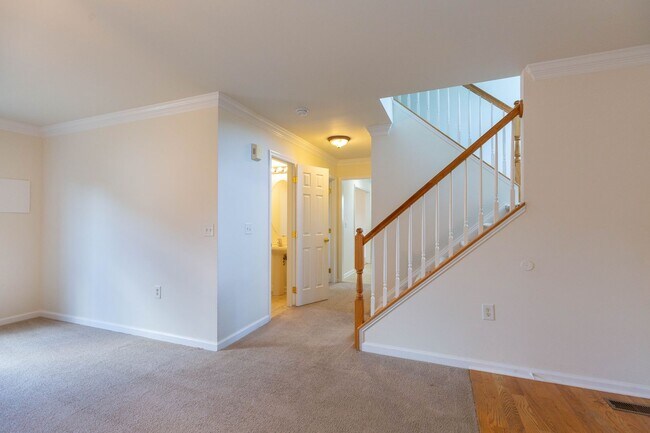 Building Photo - 59 Stork Ln