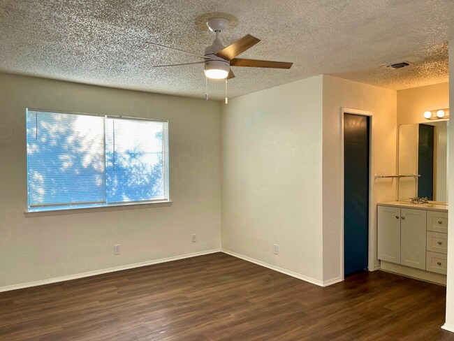 Building Photo - 8024 Echo Wind St