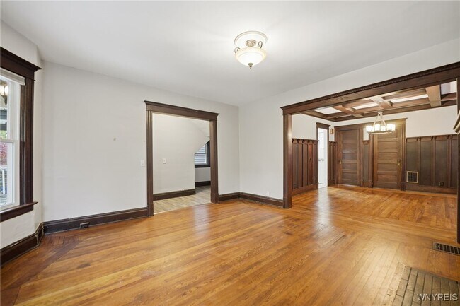 Building Photo - 830 Potomac Ave