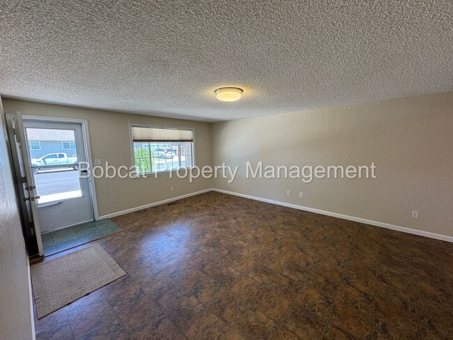 Building Photo - 3 Bed, 2 Bath, Home Located in Gardnerville