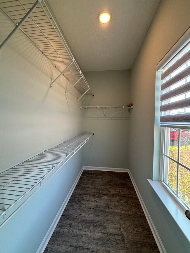 Building Photo - 227 Leste Rd