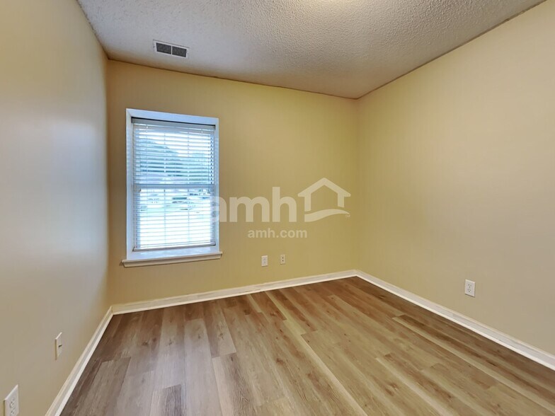 Building Photo - 185 Chemistry Cir