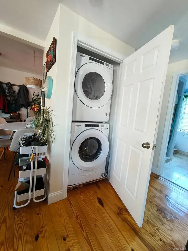 Building Photo - 1009 Brown St