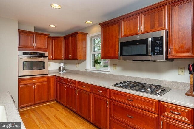 Building Photo - 107 Haldeman St