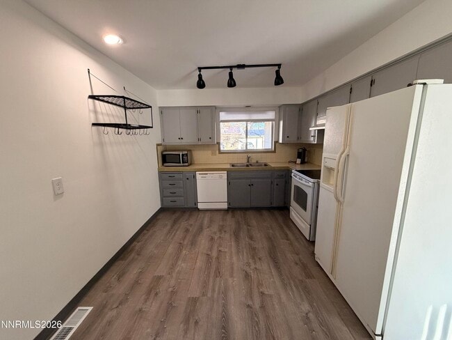 Building Photo - 2030 Prince Way