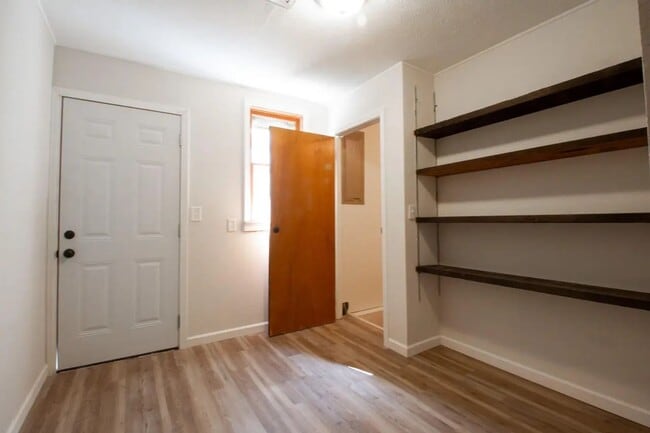 Building Photo - 4 Bedroom 3 Bathroom 2 Car Garage