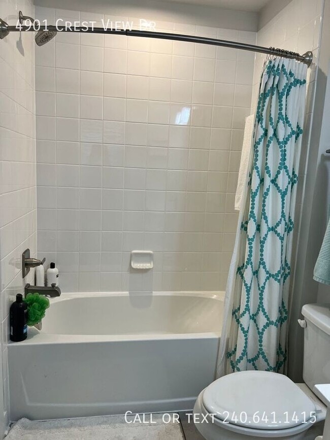 Building Photo - 4901 Crest View Dr