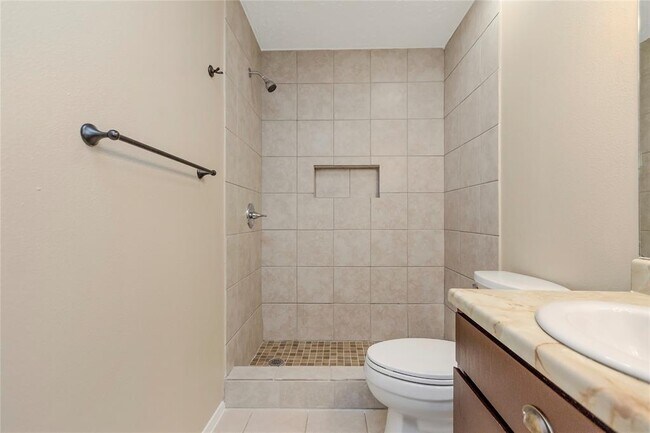 Building Photo - 6903 Foxmont Ln