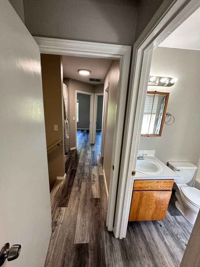Building Photo - Lydia Court Duplex