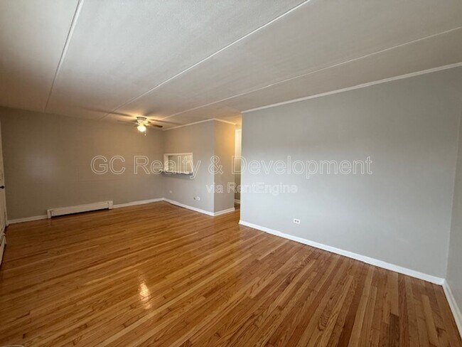 Building Photo - 243 Uteg St