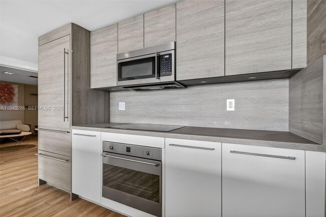 Building Photo - 400 Sunny Isles Blvd