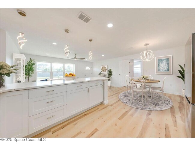 Building Photo - 380 Cassia Blvd
