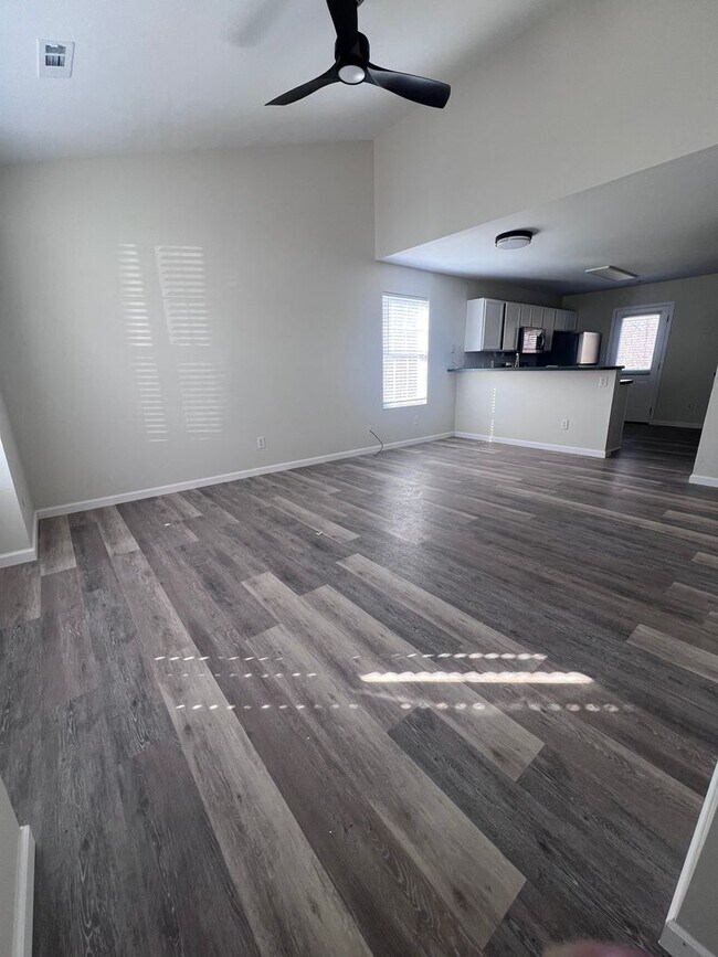 Building Photo - 1715-1715 Hanover Blvd