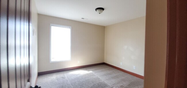 Building Photo - Spectacular!