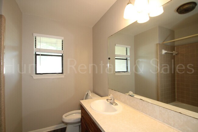 Building Photo - Charming North Killeen Home