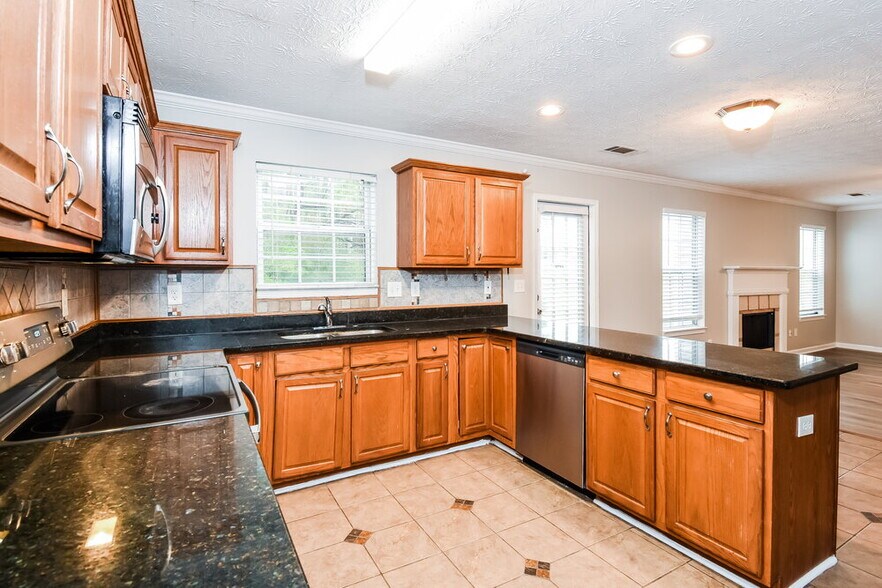 Building Photo - 3511 Hamilton Creek Trail NE