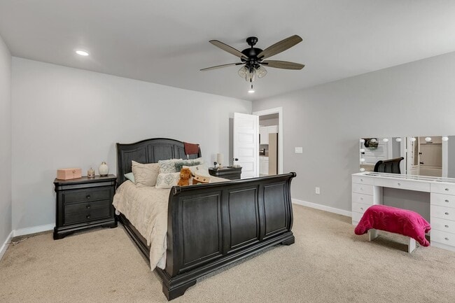 Building Photo - 460 Staghorn Dr