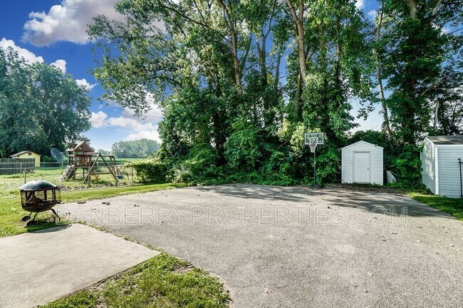 Building Photo - 3565 Turret Green Dr