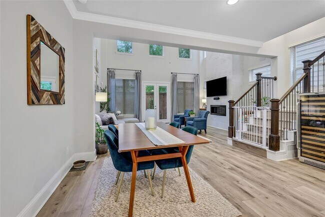 Building Photo - 1002 Shepherd Oaks Dr