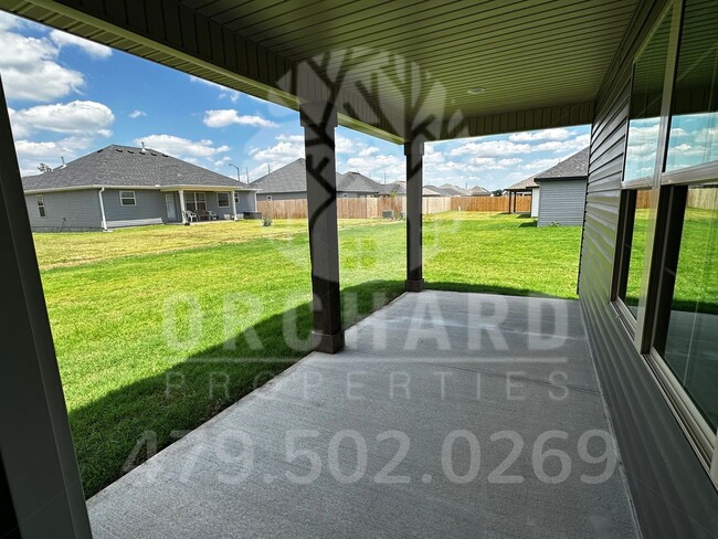 Building Photo - Siloam Springs- Single-Family Home- Popular Cedarwood Plan