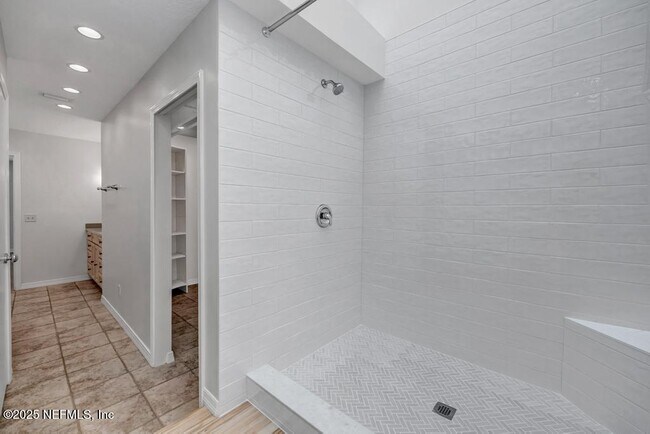 Building Photo - 101 Willow Pond Ln
